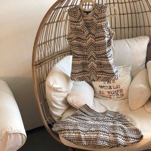 Banana Republic set Size 4 top Size 2 skirt